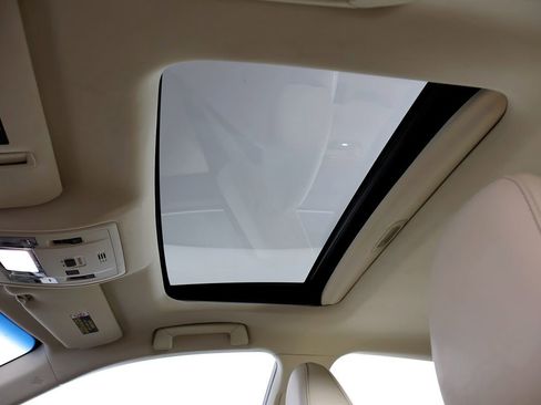 Used 2018 Lexus ES 300h w/ Luxury Package image 47