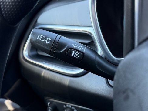 Used 2022 Chevrolet Equinox LS image 21