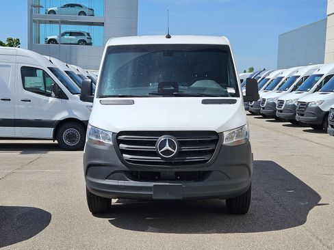 New 2025 Mercedes-Benz eSprinter 144 Cargo image 2
