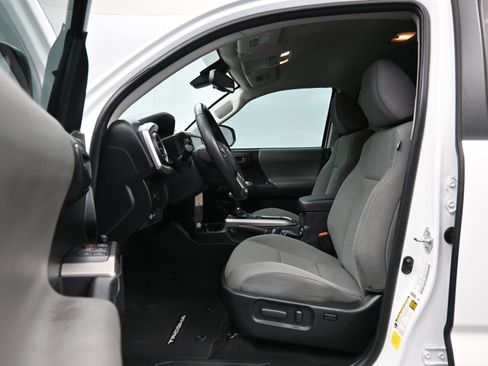 Used 2022 Toyota Tacoma SR5 image 9