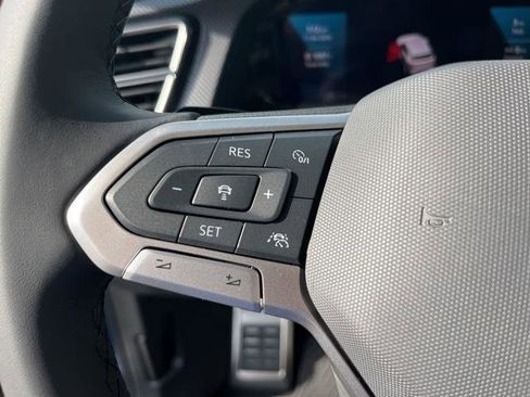 Certified 2025 Volkswagen Atlas Cross Sport SEL R-Line image 29