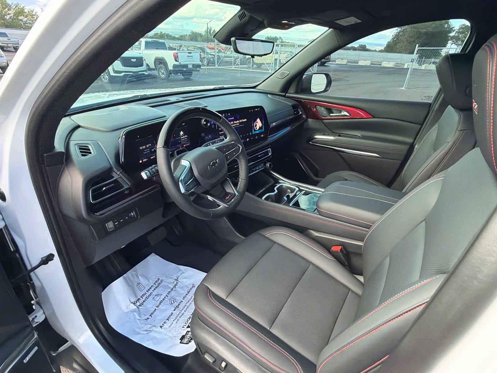 Used 2024 Chevrolet Traverse Z71 w/ Enhanced Driving Package AWD/4WD image 14