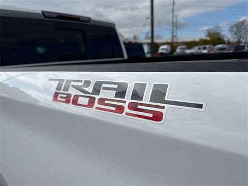 Used 2022 Chevrolet Silverado 1500 LT Trail Boss w/ LT Trail Boss Premium Package image 7