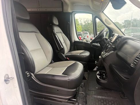 Used 2025 RAM ProMaster 2500 w/ Convenience Group FWD image 19