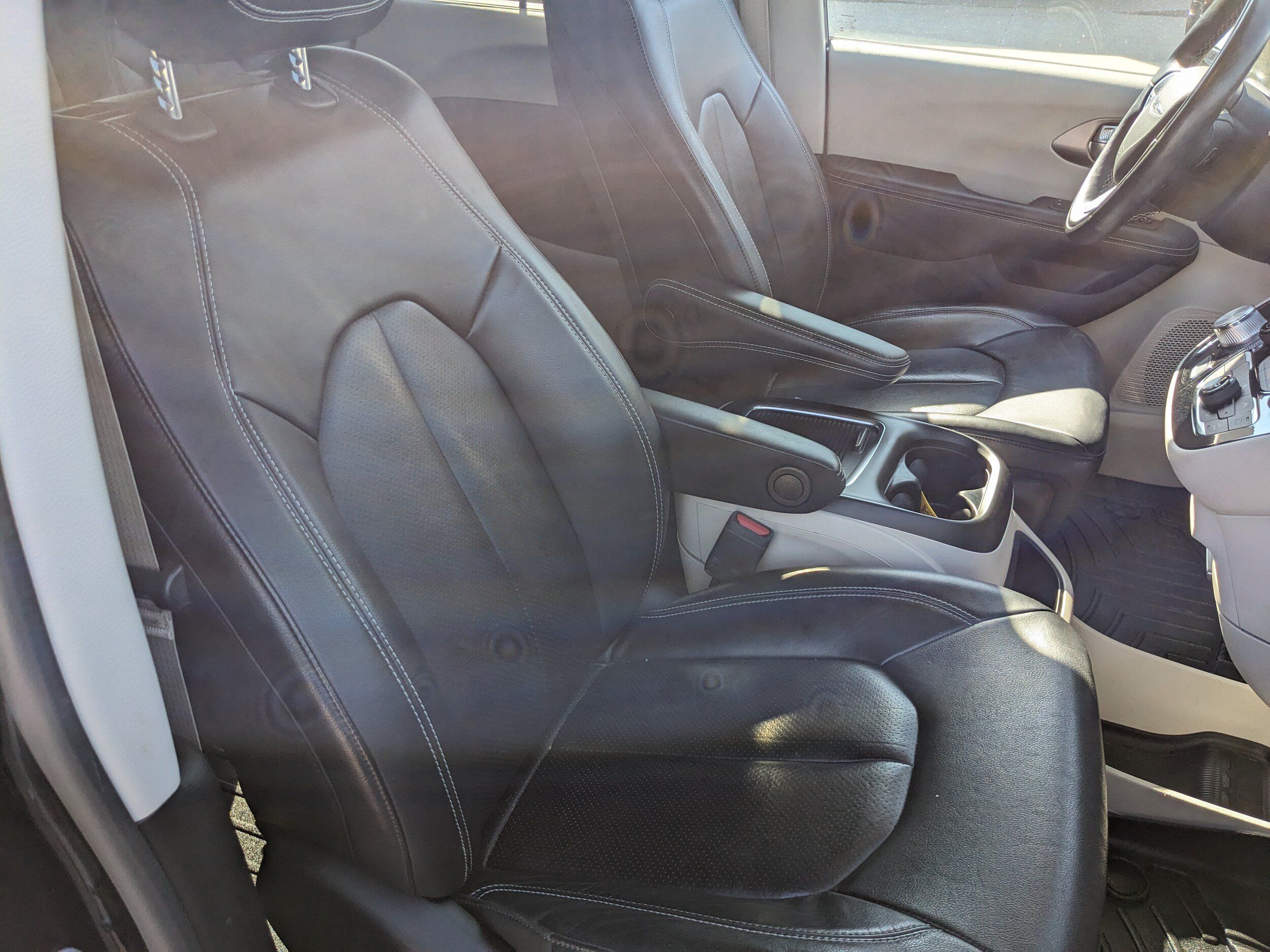 Used 2022 Chrysler Pacifica Touring-L w/ Uconnect Theater Family Group AWD/4WD image 43