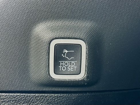 Used 2023 Jeep Grand Cherokee Altitude image 29