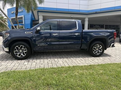 Used 2022 GMC Sierra 1500 SLT w/ SLT Premium Plus Package AWD/4WD image 32