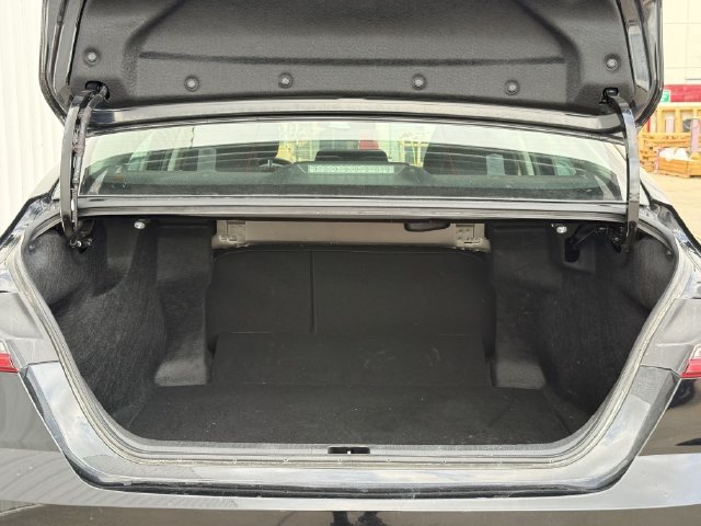 Used 2025 Toyota Camry LE FWD image 33