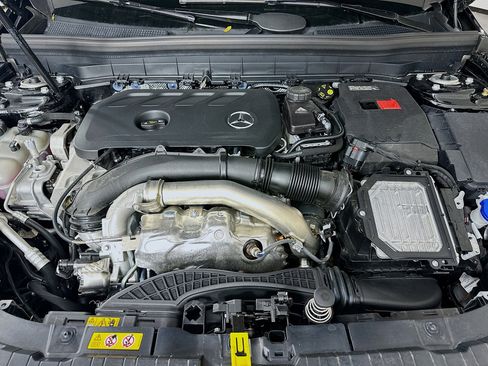 Certified 2025 Mercedes-Benz GLB 250 4MATIC image 36