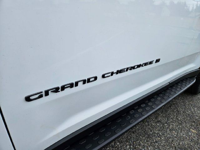 Used 2024 Jeep Grand Cherokee Limited w/ Luxury Tech Group II AWD/4WD image 11