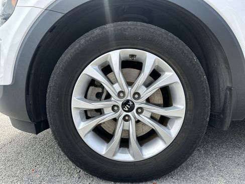 Certified 2021 Kia Telluride LX FWD image 18