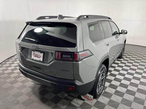 Used 2026 Jeep Cherokee Laredo AWD/4WD image 7