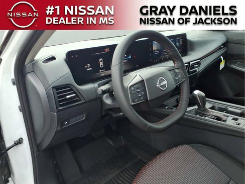 New 2026 Nissan Sentra SR w/ Floor Mat Package FWD image 9