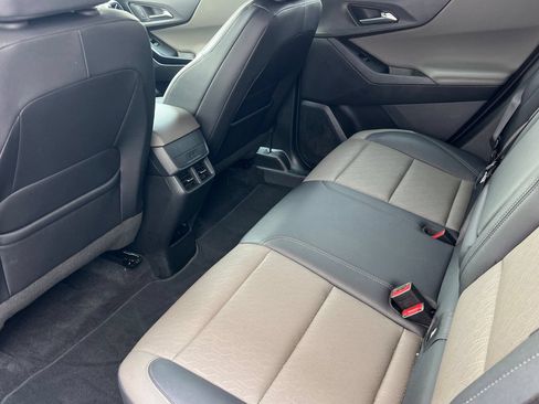 Used 2025 Chevrolet Equinox LT w/ Convenience Package II AWD/4WD image 9