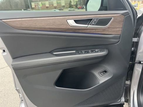 Certified 2025 Volkswagen Atlas SEL image 12