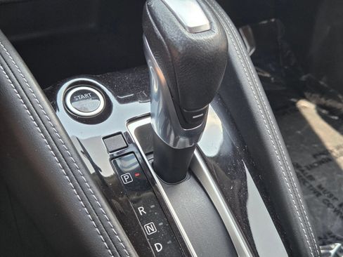 Used 2020 Nissan Kicks SR FWD image 33
