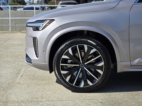 New 2026 Volvo XC90 B6 Plus w/ Protection Package Premier image 11