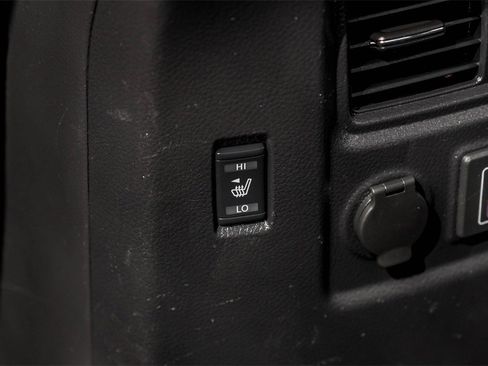 Used 2024 Nissan Titan PRO-4X w/ Pro-4x Convenience Package image 45