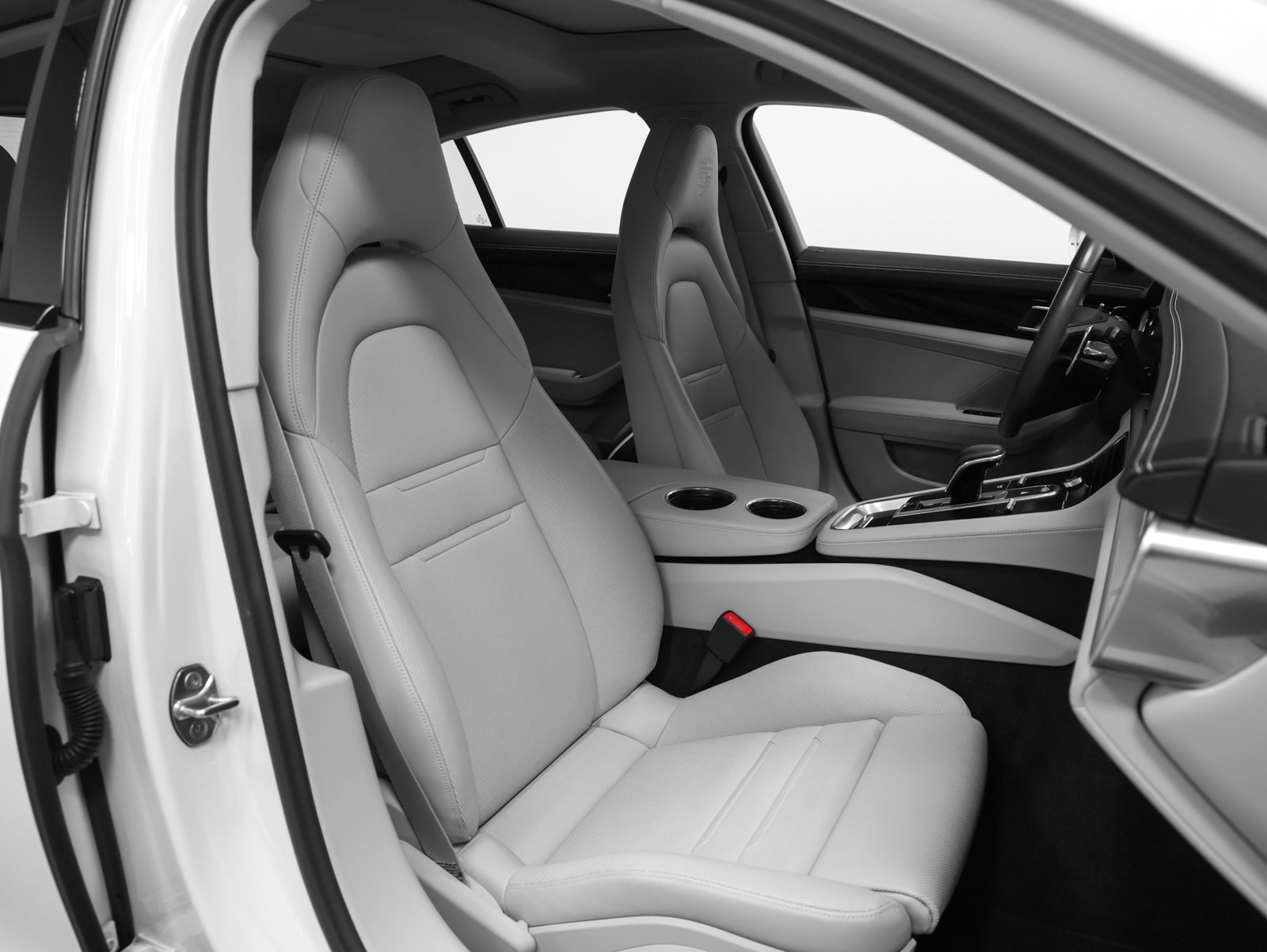 Certified 2023 Porsche Panamera Platinum Edition RWD image 18