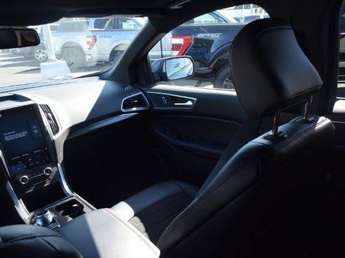 Certified 2024 Ford Edge ST-Line AWD/4WD image 21