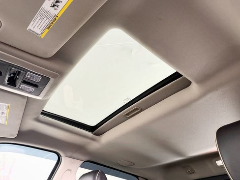 Used 2015 RAM 1500 Laramie Limited image 42