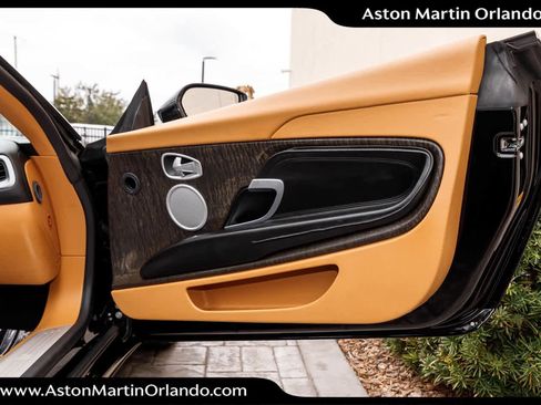 Used 2019 Aston Martin DB11 Volante image 61