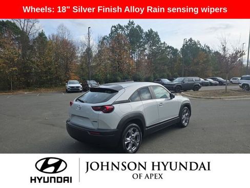 Used 2022 MAZDA MX-30 Electric w/ Premium Package image 15