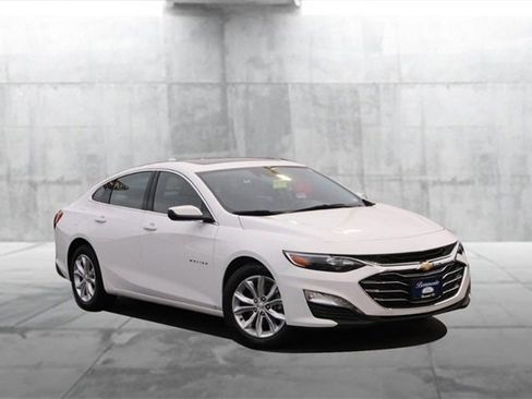 Used 2024 Chevrolet Malibu LT image 2