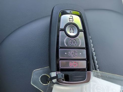 Used 2025 Ford Mustang GT Premium image 28