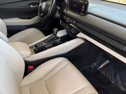 Certified 2025 Honda Accord EX-L image 32