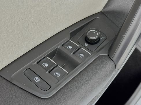 Used 2021 Volkswagen Tiguan SEL w/ 3rd Row Seat Package AWD/4WD image 17
