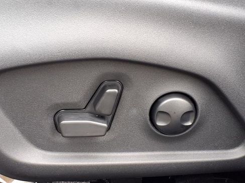 New 2025 Jeep Compass Limited w/ Sun & Sound Group image 14