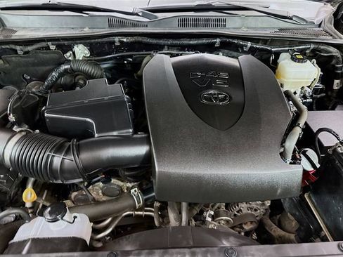 Used 2020 Toyota Tacoma TRD Off-Road image 27