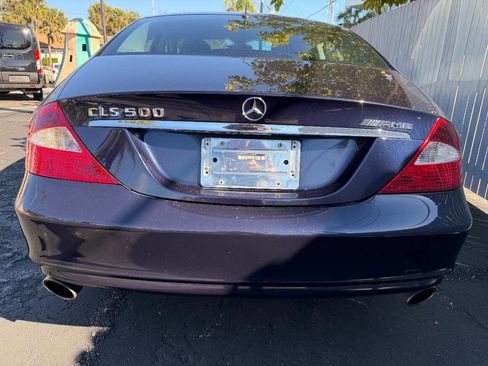 Used 2006 Mercedes-Benz CLS 500 w/ Premium Pkg image 4
