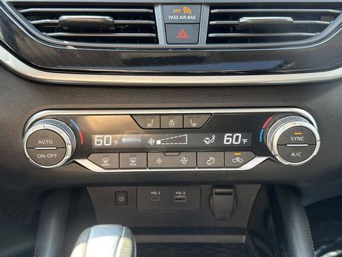 Used 2024 Nissan Altima 2.0 SR image 19