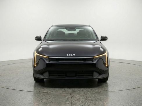 Used 2025 Kia K4 LXS image 2