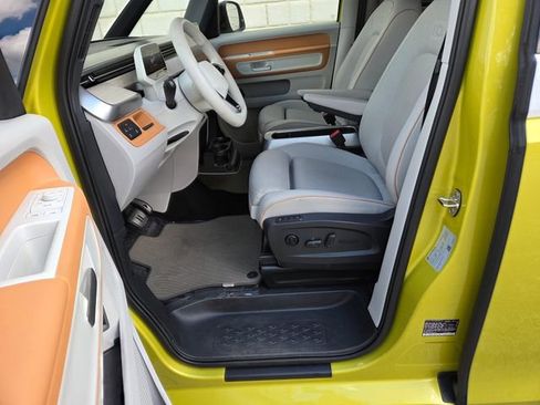 Used 2025 Volkswagen ID. Buzz 1st Edition RWD image 13