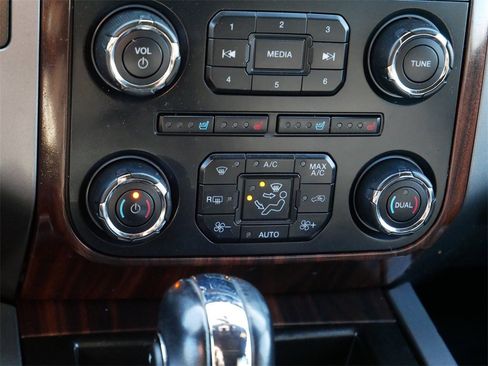 Used 2017 Ford Expedition EL Platinum image 24