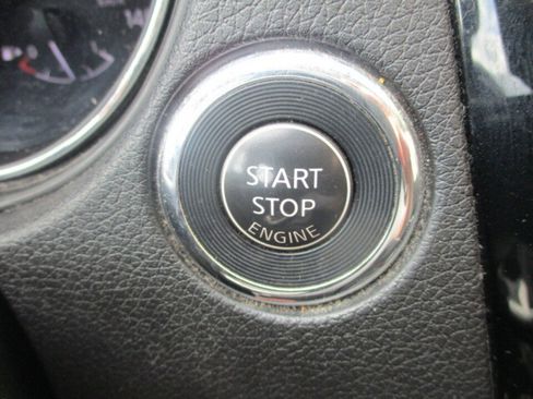 Used 2014 Nissan Rogue SL image 39