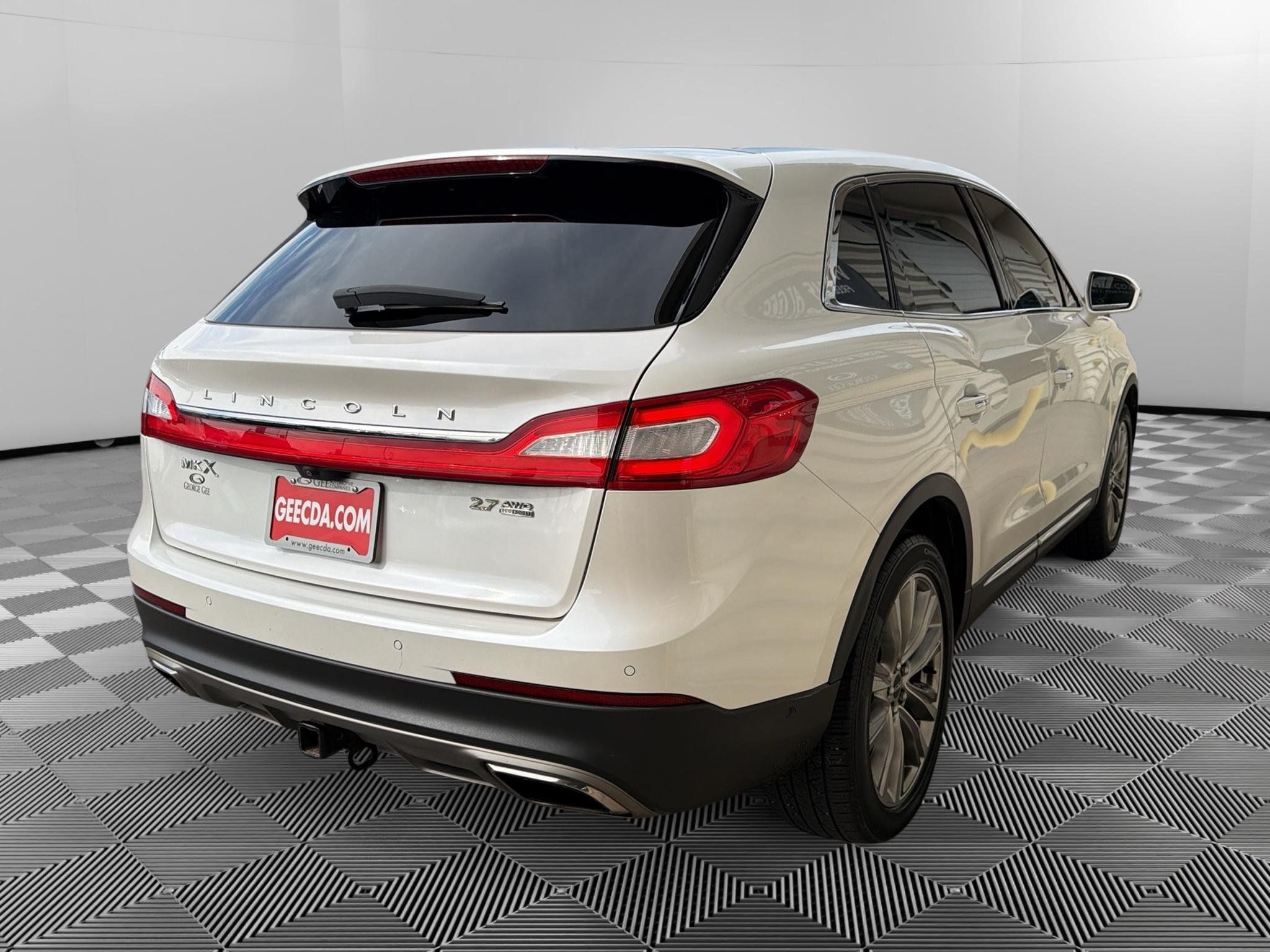 Used 2016 Lincoln MKX Reserve w/ Technology Package AWD/4WD image 4