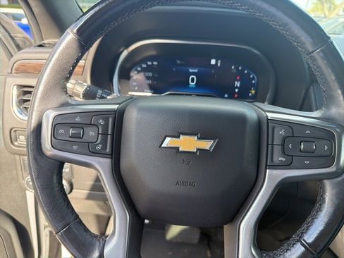 Certified 2022 Chevrolet Suburban LT w/ Luxury Package image 5