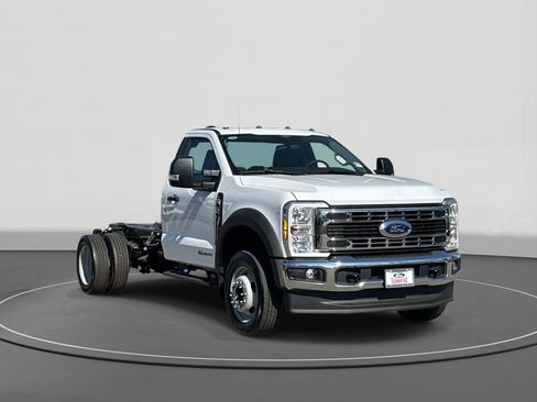New 2026 Ford F450 XL w/ XL Chrome Package image 4
