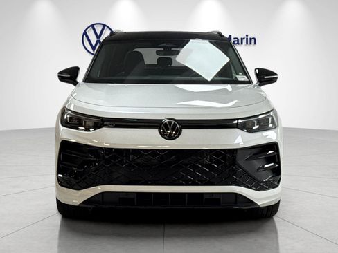 New 2026 Volkswagen Tiguan SE R-Line FWD image 8