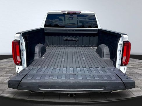 Used 2023 GMC Sierra 1500 AT4 w/ Technology Package AWD/4WD image 9