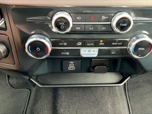 Used 2025 Ford F150 XLT w/ Equipment Group 301A Standard RWD image 34