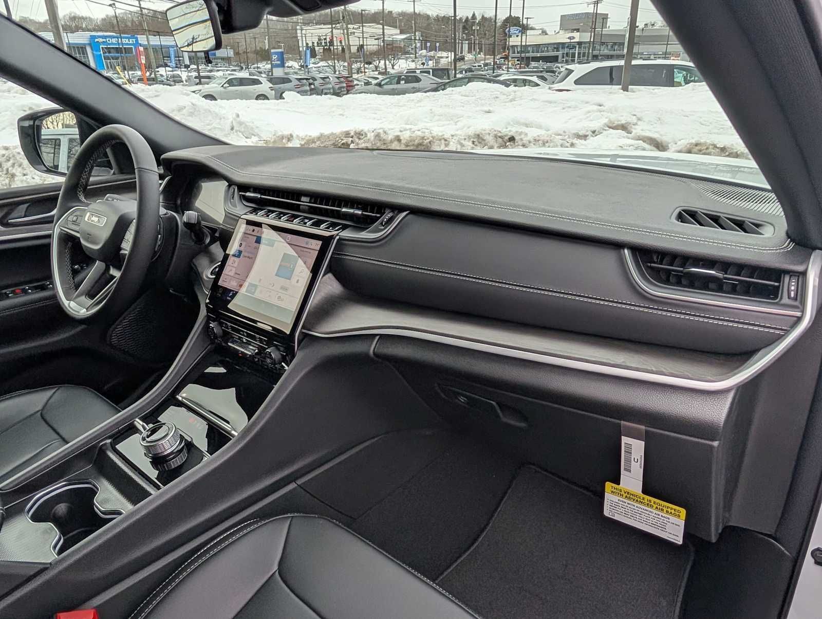 New 2025 Jeep Grand Cherokee L Limited w/ Black Appearance Package AWD/4WD image 28
