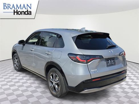 Certified 2024 Honda HR-V EX-L image 4