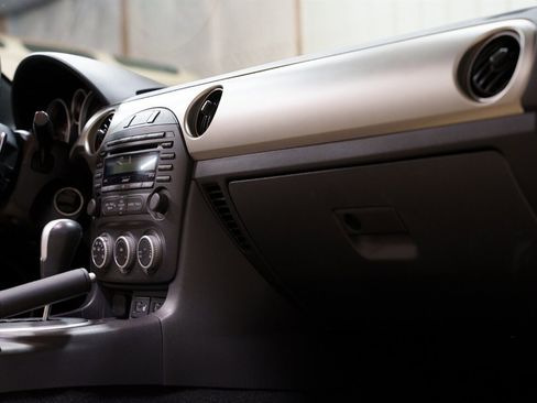 Used 2009 MAZDA MX-5 Miata Grand Touring w/ Premium Pkg image 27