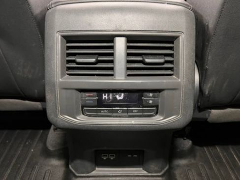 Used 2018 Volkswagen Atlas SEL AWD/4WD image 19