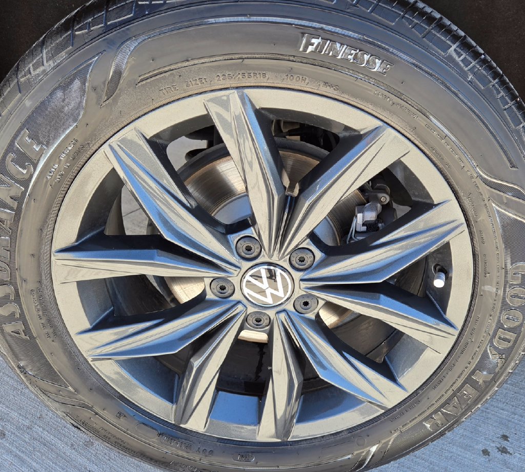 Used 2024 Volkswagen Tiguan SE FWD image 10